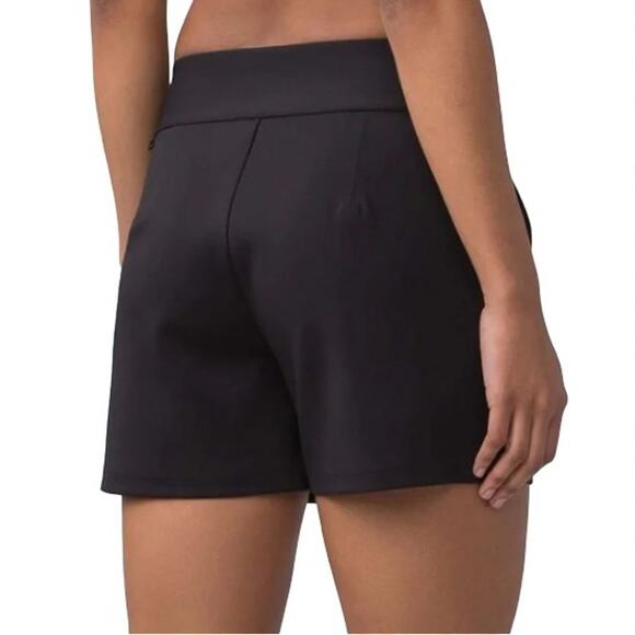 LULULEMON Shaped Away From The Body Solid Short 3" Women Sz 4 Black Athletic - Picture 3 of 13